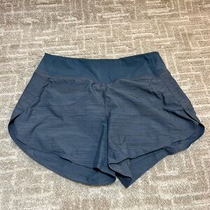 Athleta RUN WITH IT TEXTURED 3.5 short XS